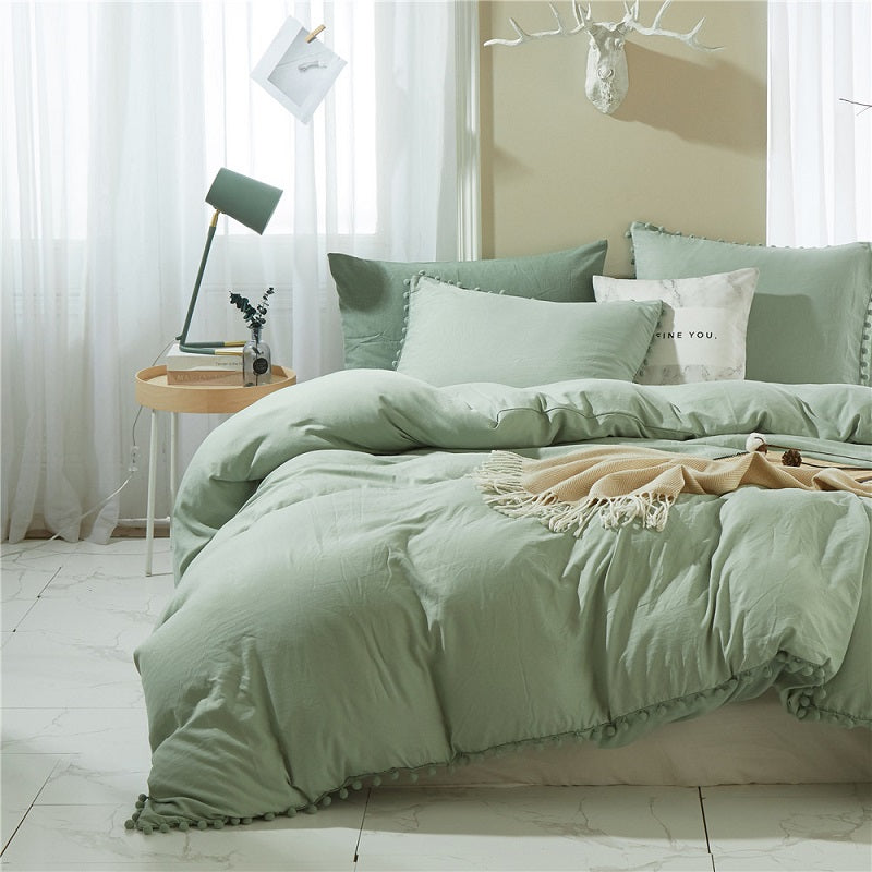 American style 3-piece duvet cover set made of 100% polyester with a thread count of 400, anti-static.