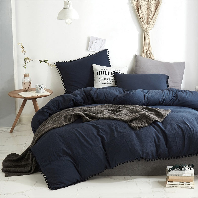 American style 3-piece duvet cover set made of 100% polyester with a thread count of 400, anti-static.