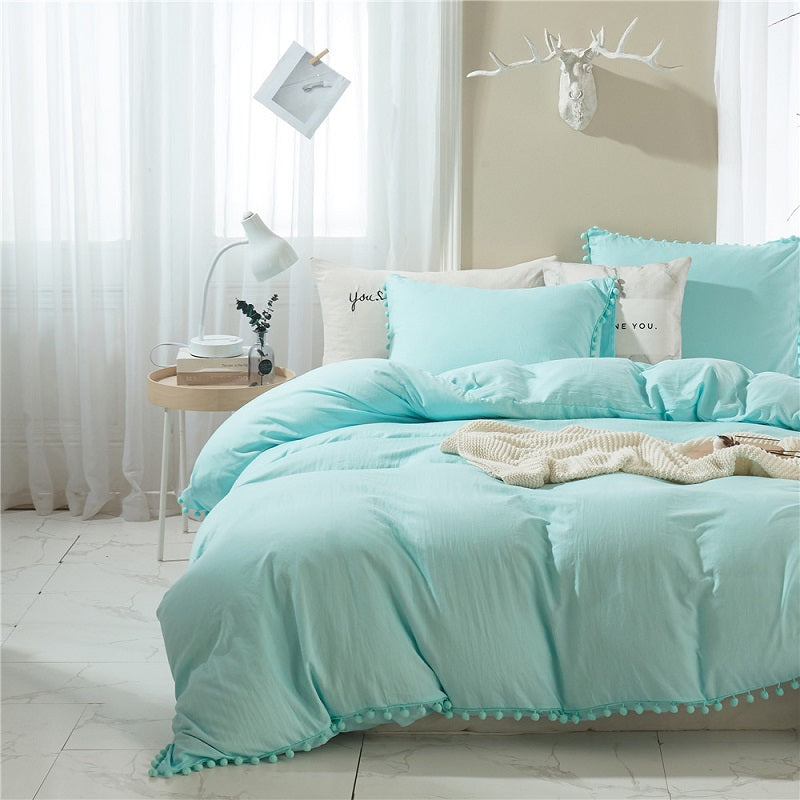 American style 3-piece duvet cover set made of 100% polyester with a thread count of 400, anti-static.