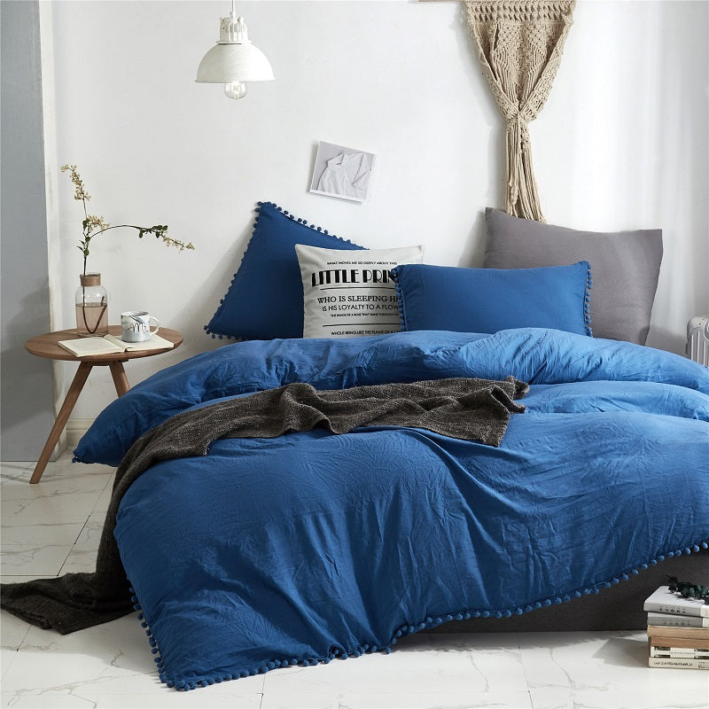 American style 3-piece duvet cover set made of 100% polyester with a thread count of 400, anti-static.