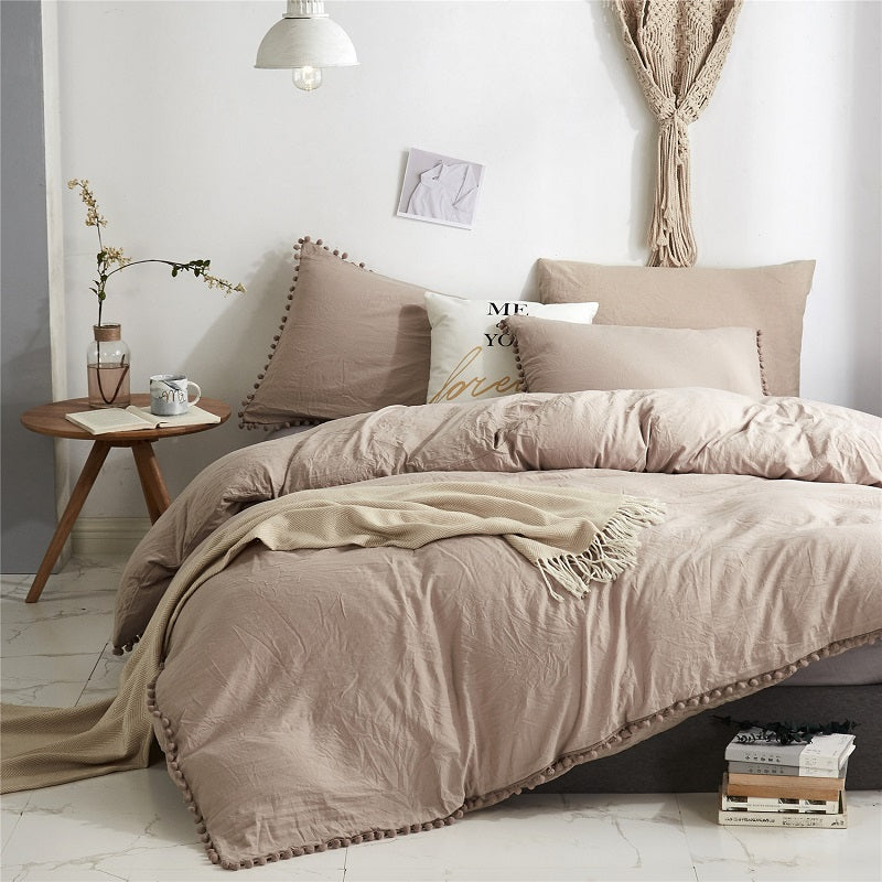 American style 3-piece duvet cover set made of 100% polyester with a thread count of 400, anti-static.