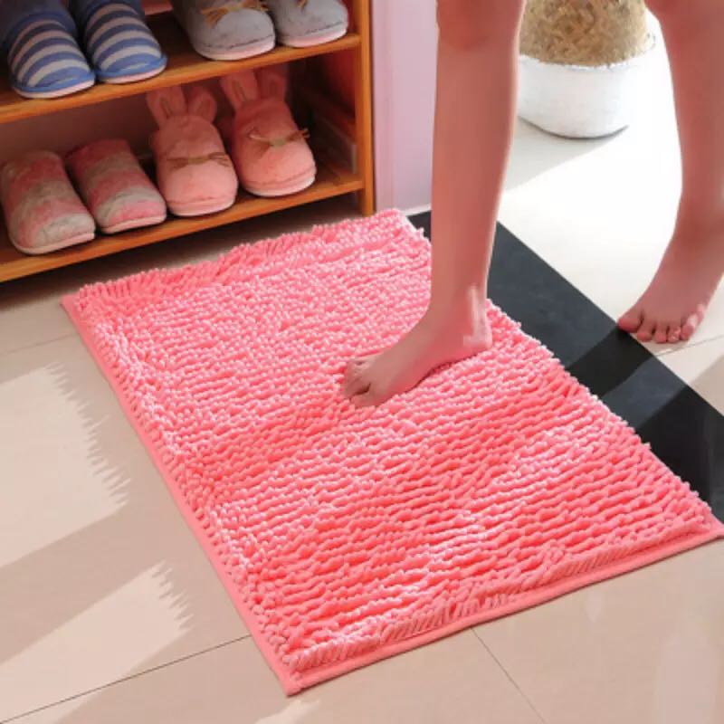 Luxury Chenille Bath Mat - Soft and Absorbent Bathroom Rug